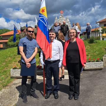 Zupan, dobitnik priznanja praporščak Dejan Dodič in osrednja govornica